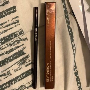 Hourglass brow pencil